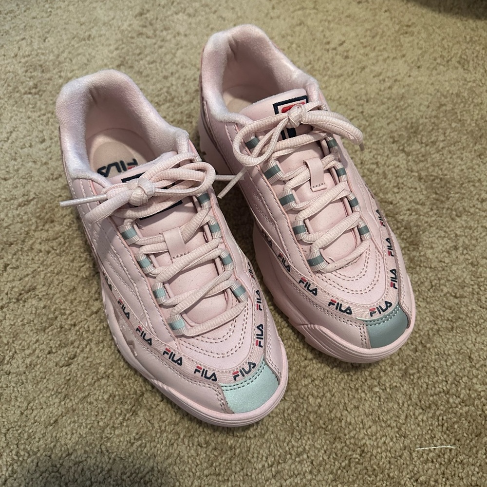 pink chunky fila disruptors
